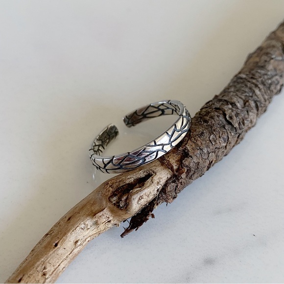 Cracked ring , sterling silver ring, stacking ring silver, cracking ring - Picture 5 of 7